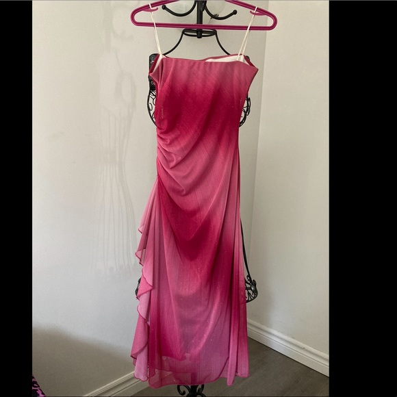 Pink dress - Picture 2 of 3